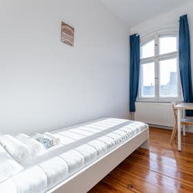 WG-Zimmer for rent for 685 € per month in Berlin, Kantstraße
