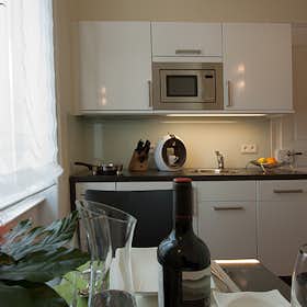 单间公寓 正在以 €1,590 的月租出租，其位于 Stuttgart, Ludwigsburger Straße