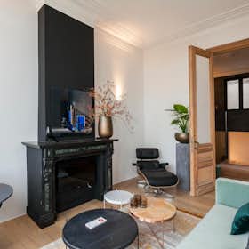 Apartment for rent for €2,200 per month in Antwerpen, Sint-Michielskaai
