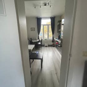 Studio for rent for €750 per month in Brussels, Allée Verte