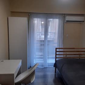 Private room for rent for €280 per month in Athens, Mavromichali