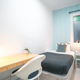 Private room for rent for €630 per month in Barcelona, Carrer del Comandant Benítez
