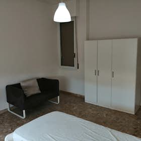Private room for rent for €720 per month in Florence, Via Francesco Baracca