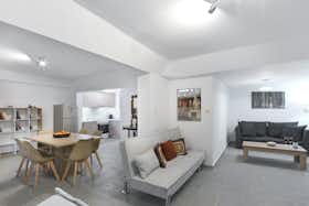 Appartement te huur voor € 1.500 per maand in Athens, Alkimachou