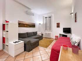 Appartamento in affitto a 1.950 € al mese a Bologna, Via Mascarella