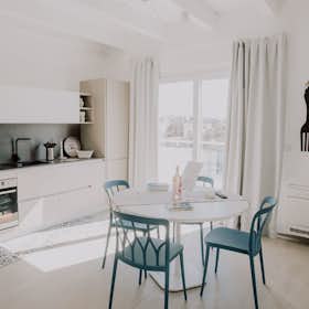 Appartement te huur voor € 800 per maand in Monopoli, Via Giuseppe Mazzini