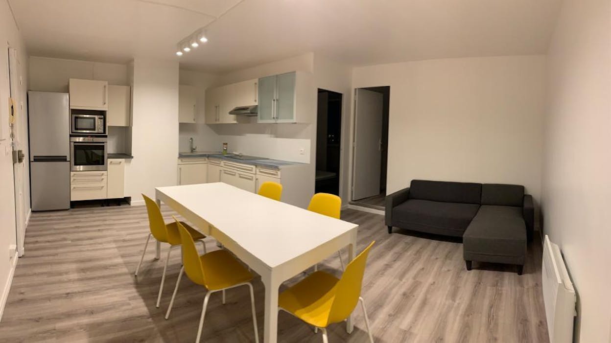 Room for rent in NoisyleGrand, Allée de la ButteauxCailles