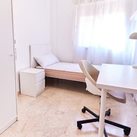 Private room for rent for €345 per month in Sevilla, Calle Campoamor