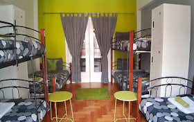 Mehrbettzimmer zu mieten für 195 € pro Monat in Athens, Samou