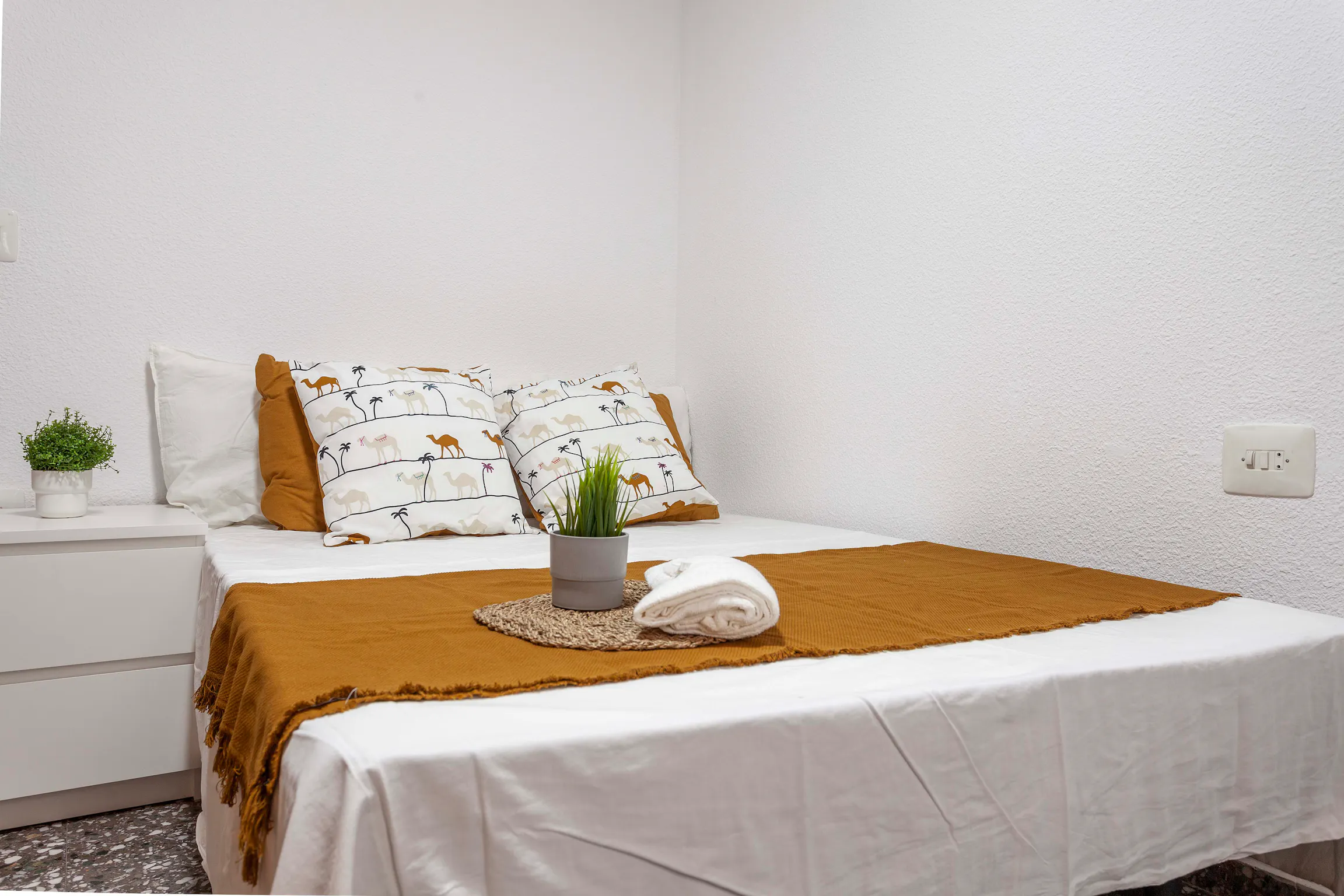 Private room in Calle Calvo Acacio, Valencia (1262556) ROOM 3