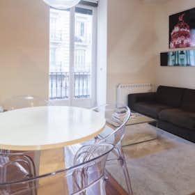 Apartment for rent for €3,000 per month in Madrid, Calle del Arenal