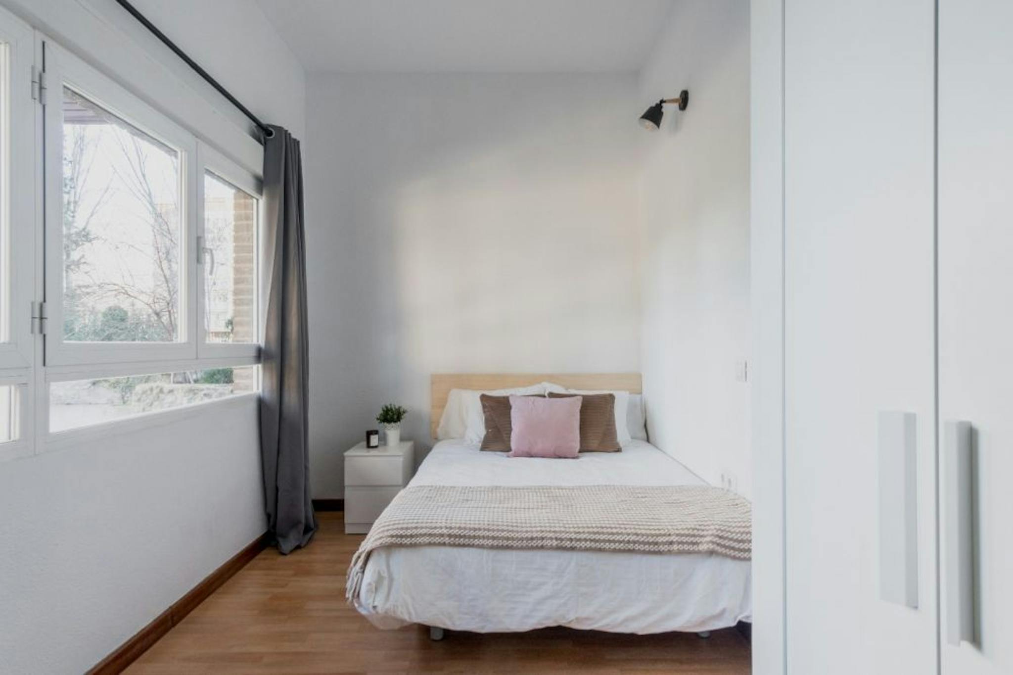 Calle del Camino de los Vinateros, Madrid preview