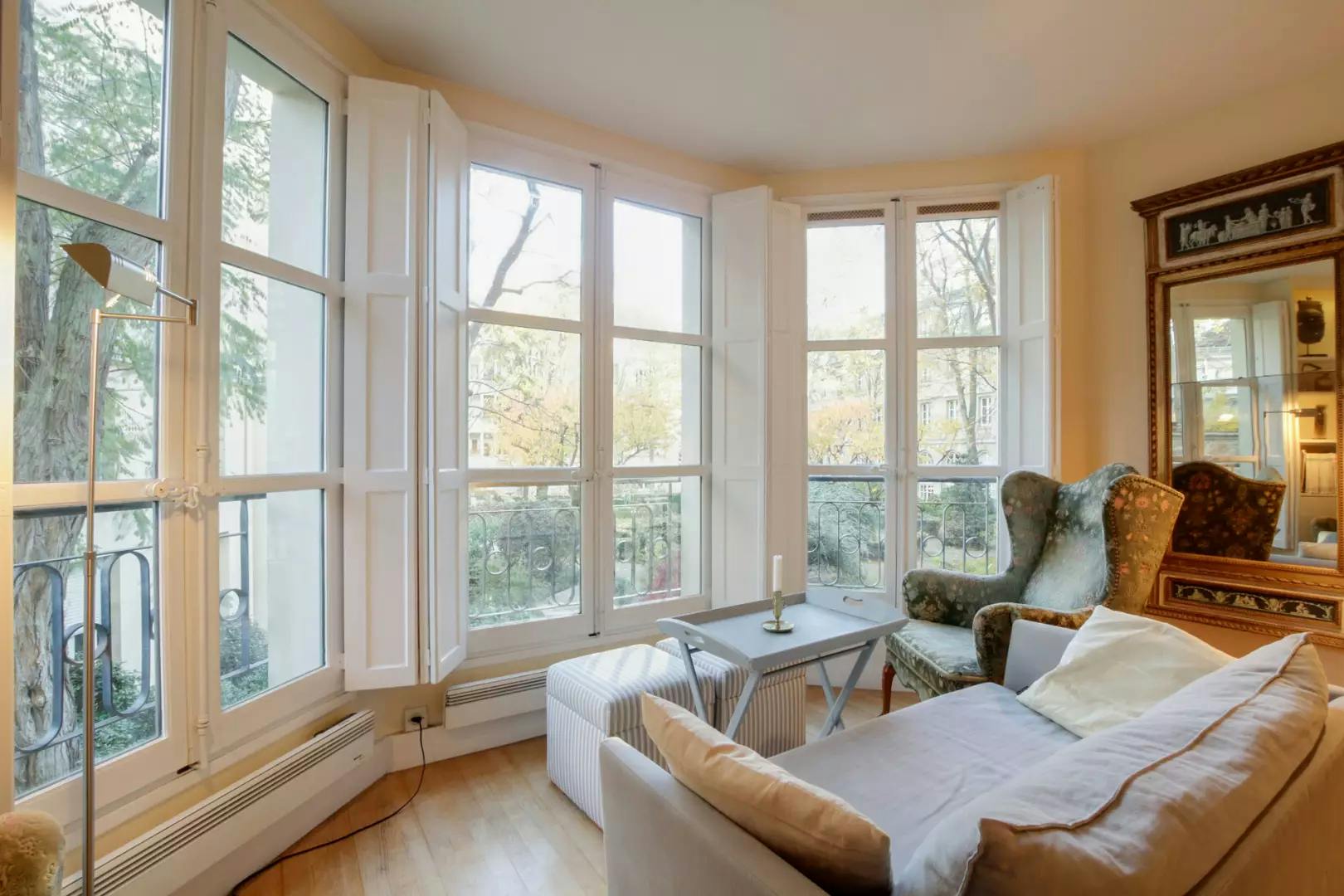 Studio for rent for €2,167 per month in Paris, Rue Lhomond