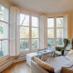 Studio for rent for €2,167 per month in Paris, Rue Lhomond