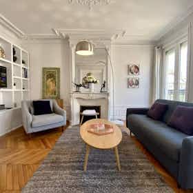 Apartment for rent for €4,170 per month in Paris, Rue Cambacérès