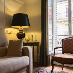 Apartment for rent for €2,361 per month in Paris, Rue Jeanne Hachette