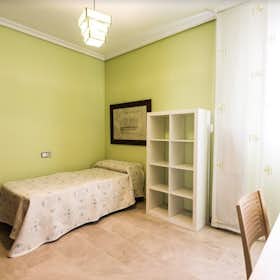 Private room for rent for €460 per month in Sevilla, Calle Hernán Ruiz