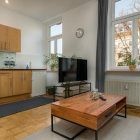 公寓 正在以 €2,350 的月租出租，其位于 Kassel, Querallee