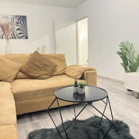 Apartment for rent for €1,700 per month in Berlin, Mariendorfer Damm