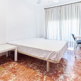 Private room for rent for €385 per month in Sevilla, Calle Alhambra