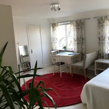Private room for rent for SEK 7,000 per month in Nacka, Rådjursvägen