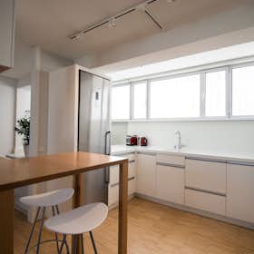 Wohnung for rent for 1.500 € per month in Santiago de Compostela, Travesía Escultor Asorey