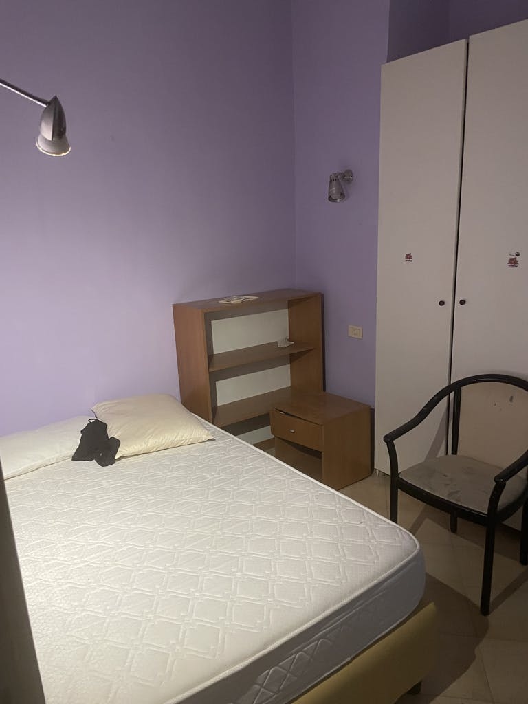 Stanza privata in affitto a 600 € al mese a Naples, Via Donnalbina
