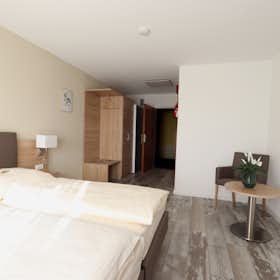 单间公寓 正在以 €1,590 的月租出租，其位于 Ostfildern, Sillenbucher Straße