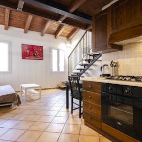 Apartment for rent for €1,500 per month in Bologna, Via Centotrecento