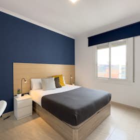 Private room for rent for €700 per month in Barcelona, Carrer d'Entença