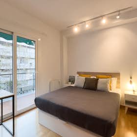 Private room for rent for €795 per month in Barcelona, Carrer de Benet Mateu