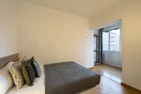 Private room for rent for €685 per month in Barcelona, Carrer de Benet Mateu