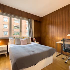 Private room for rent for €715 per month in Barcelona, Carrer de Benet Mateu