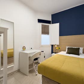 Private room for rent for €605 per month in Barcelona, Carrer d'Entença