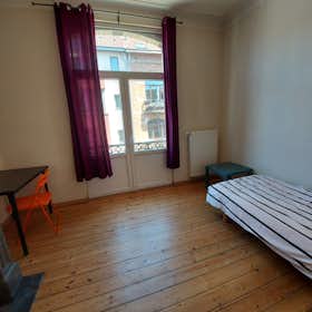 Private room for rent for €640 per month in Ixelles, Chaussée de Boondael