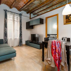 Apartment for rent for €2,750 per month in Barcelona, Carrer Gran de Gràcia