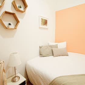 Private room for rent for €740 per month in Barcelona, Carrer d'Aragó