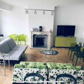 Apartment for rent for €2,000 per month in Brussels, Avenue Louise