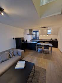 Appartement te huur voor € 1.790 per maand in Antwerpen, Jan van Beersstraat