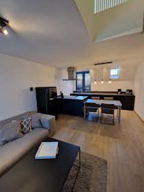 Appartement à louer pour 1 790 €/mois à Antwerpen, Jan van Beersstraat