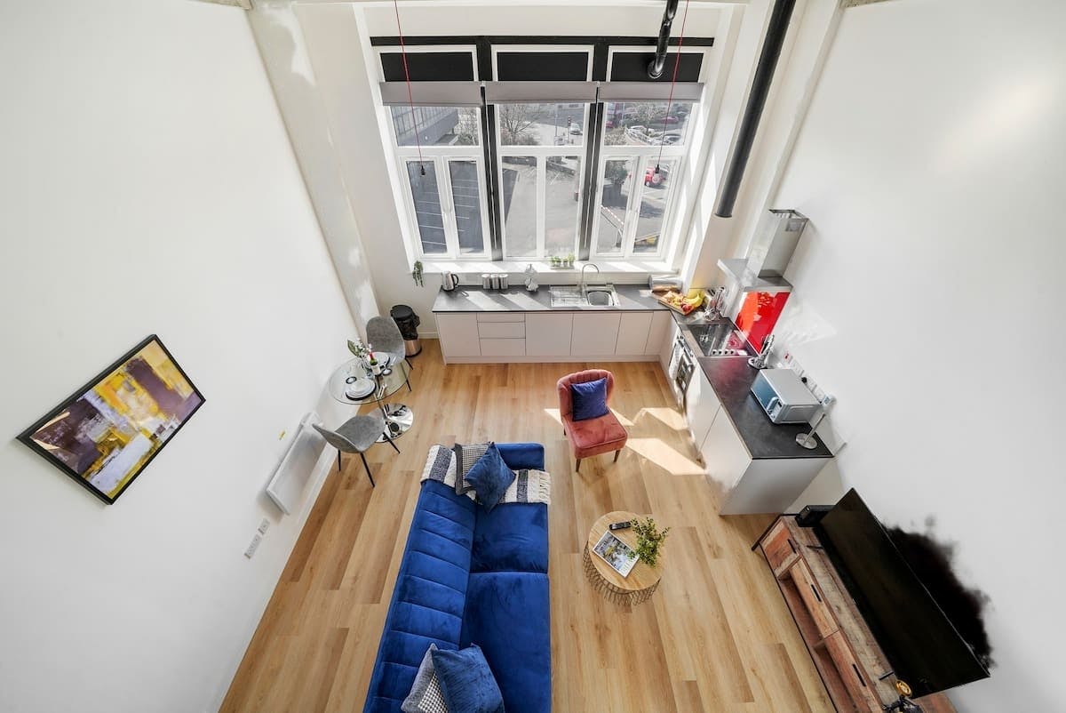 Apartment for rent for £2,700 per month in West Bromwich, High Street