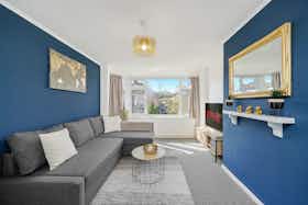 Appartement à louer pour 2 852 £GB/mois à Cheltenham, Winchester Way