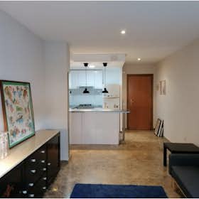 Apartment for rent for €1,350 per month in Valencia, Calle de Luis Arcas