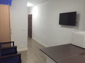 Private room for rent for €310 per month in Getafe, Calle Nardos