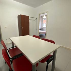 Private room for rent for €315 per month in Getafe, Calle Lilas