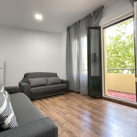 Private room for rent for €375 per month in Madrid, Paseo de Santa María de la Cabeza