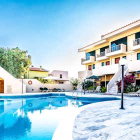 Apartament de închiriat pentru 900 EUR pe lună în Nea Kydonia, Stalos
