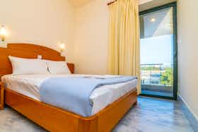 Apartamento para alugar por € 900 por mês em Nea Kydonia, Stalos