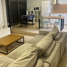 Apartamento para alugar por € 1.900 por mês em Sant Cugat del Vallès, Carrer Àvila