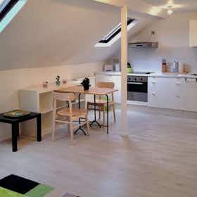 Apartment for rent for €900 per month in Saint-Gilles, Rue de la Victoire